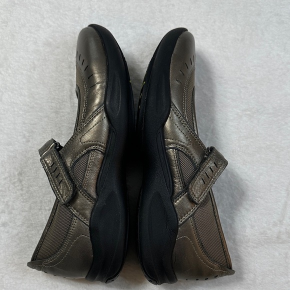 Clarks~Wave~Cruise Women's Size 7 Metallic Leather Comfort Mary Jane Shoes Flats - Picture 12 of 16